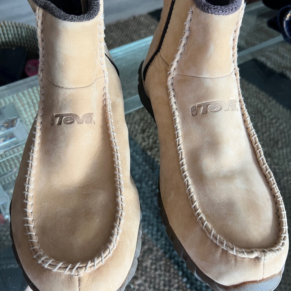 Tevi womens suede ankle boots size 10